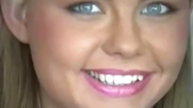 Kvalitatīvs :  Pasakaina brunete ir ieeļļota un fucked ar ka plikpaurība frants Cool porno filmas 