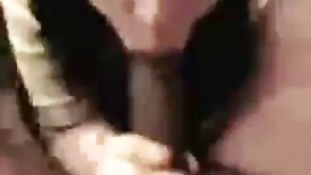 Kvalitatīvs :  Brunete milf saņem pamatīgu sitienu pa biroja galdu Cool porno filmas 