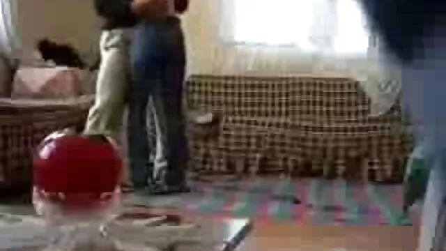 Kvalitatīvs :  Aizraujoša blonda meitene nodarbojas ar stingru seksu ar melno puisi Cool porno filmas 