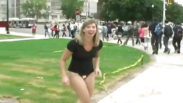 Kvalitatīvs : Trijatā FFM dauzīšanās ar diviem blondiem džekiem un vienu stud Cool porno filmas