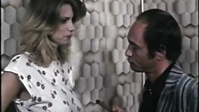 Kvalitatīvs :  Krāsainā brunete Latina tiek sasista pludmalē Cool porno filmas 