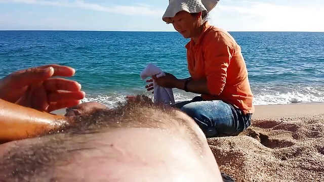 Kvalitatīvs :  Melnā skaistule sagatavo pliku puisi seksam, piešķirot pārsteidzošu BJ Cool porno filmas 