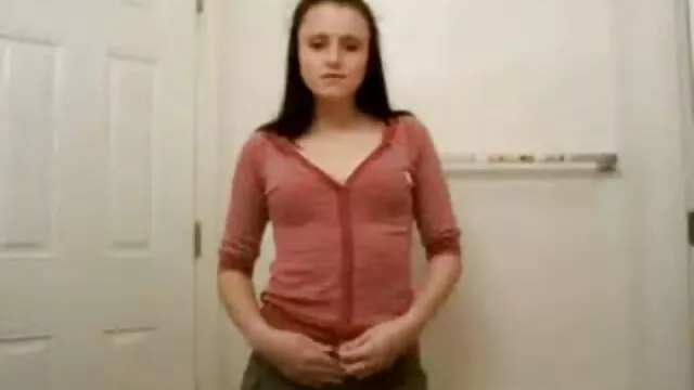 Kvalitatīvs :  Sīka Āzijas slampa zeķēs, smuki izurbta dažādās pozās Cool porno filmas 