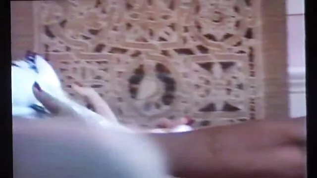 Kvalitatīvs :  Tukšā Latina MILF aizņem plikpaurības puiša lielo balto gaili baseinā Cool porno filmas 
