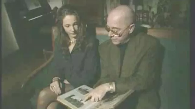 Kvalitatīvs :  Savdabīgs bizness, bet mīlestība liek naudu iztērēt bagātam sponsoram Cool porno filmas 