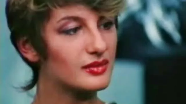 Kvalitatīvs :  Gaiļi tikko uznirst pa šiem melnajiem krāšņuma caurumiem Cool porno filmas 