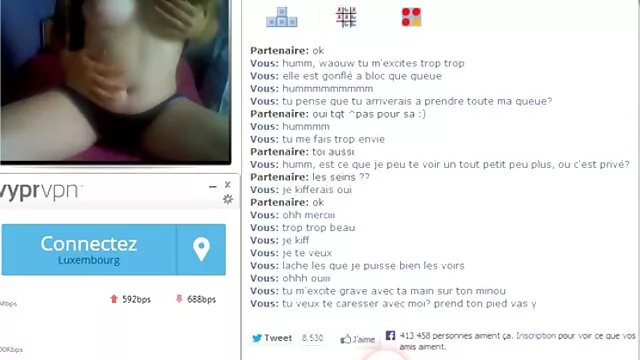 Kvalitatīvs :  Draugi pieķer lesbiešu pameitas seksam un labprāt pievienojas Cool porno filmas 