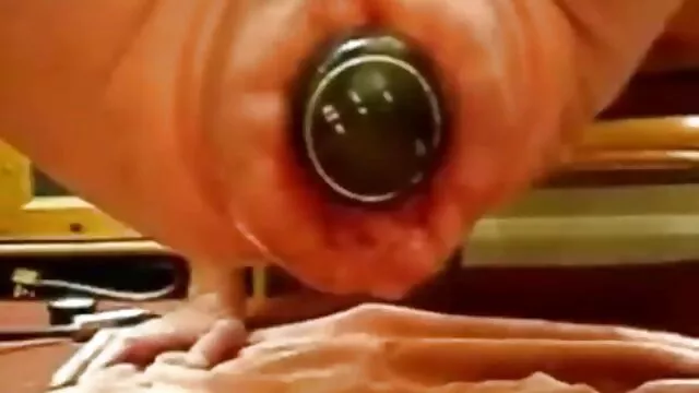Kvalitatīvs :  Galvenais producents pārtrauca pornogrāfijas uzņemšanu, jo gribēja gūt vārtus meitenei Cool porno filmas 