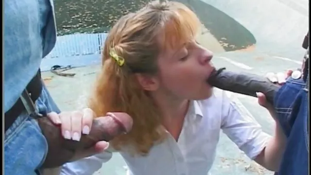 Kvalitatīvs :  Brunete MILF ar neticami lielām krūtīm izpaužas nikns gailis Cool porno filmas 