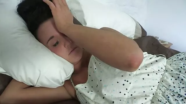Kvalitatīvs : Blondīne pornozvaigzne pilnībā pakļaujas jaunajam draugam gultā Cool porno filmas