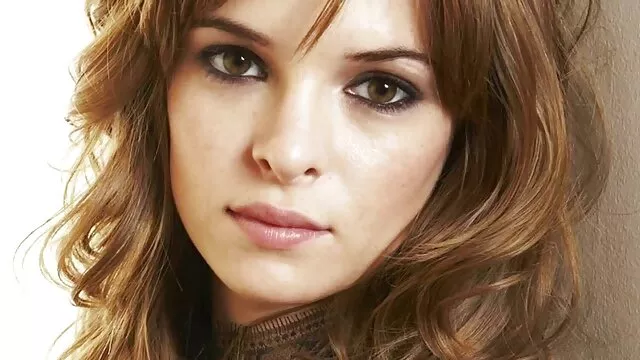Kvalitatīvs :  Braucošā MILF attur puisi spēlēt ar viņu un dominēt Cool porno filmas 